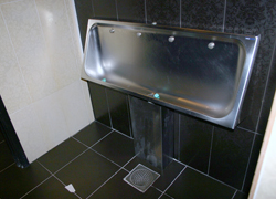 恥ずかしい小便器