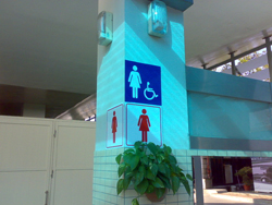 女性用トイレのサイン